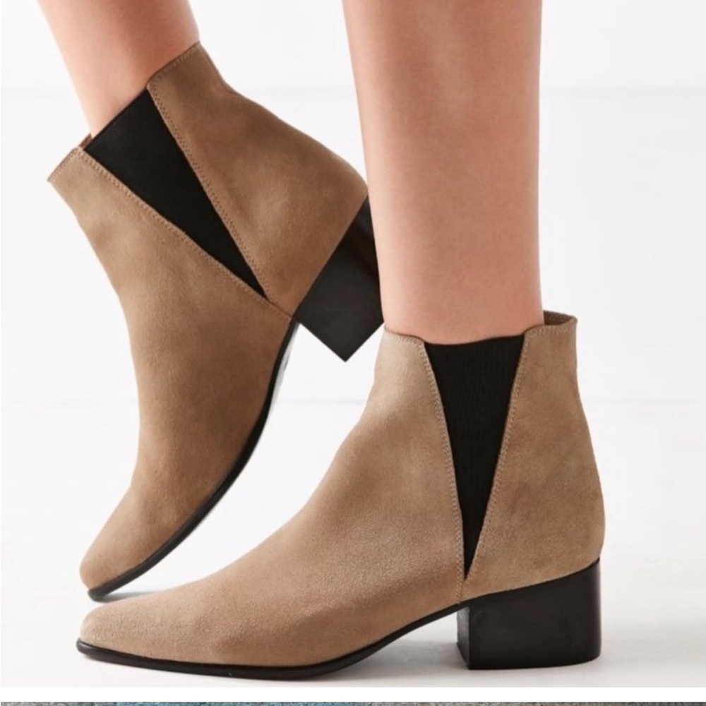 Urban outfitters Chelsea booties